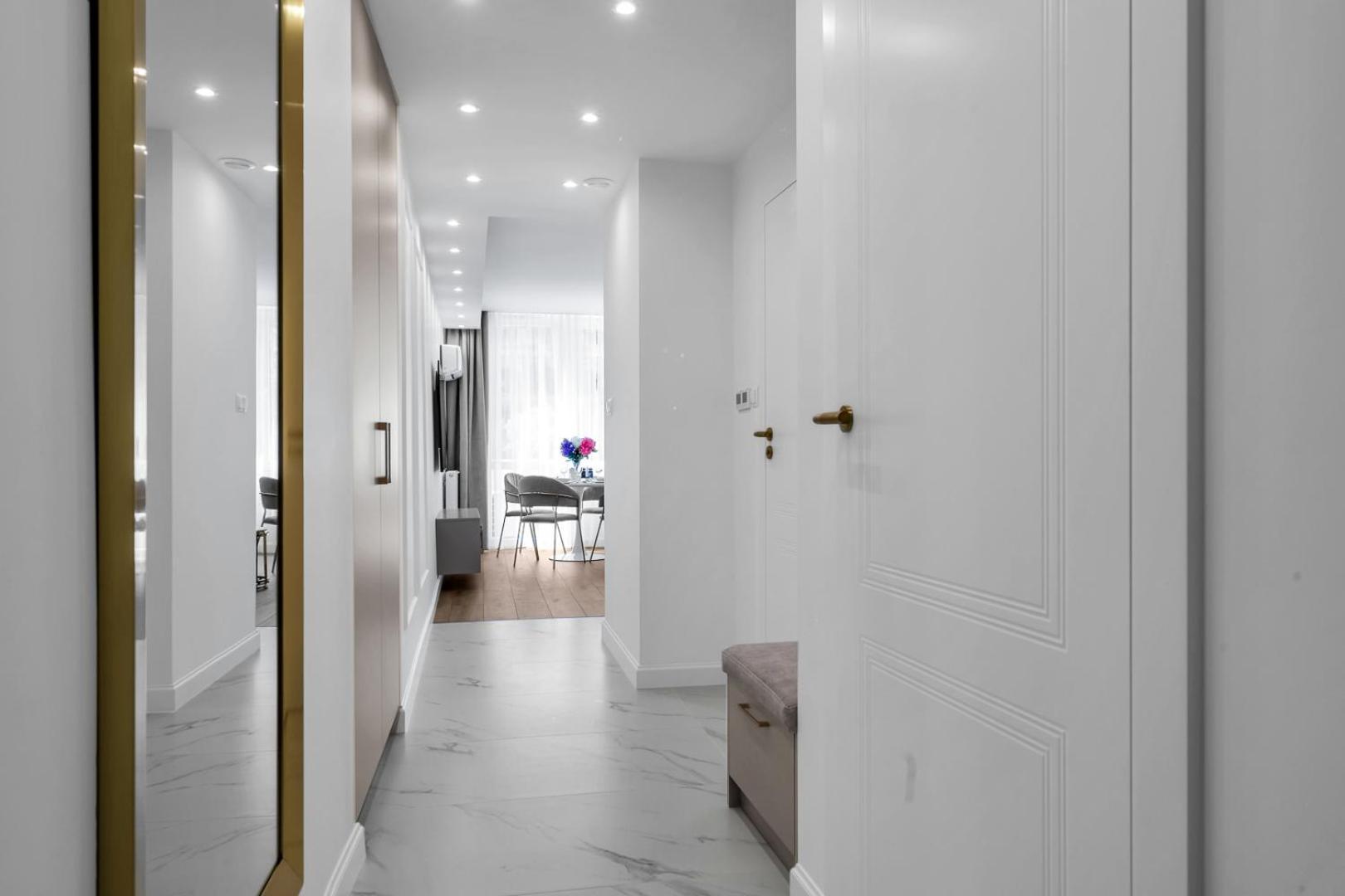Warsaw Centrum Apartment - Workspace, Balcony - By Rentujemy Bagian luar foto