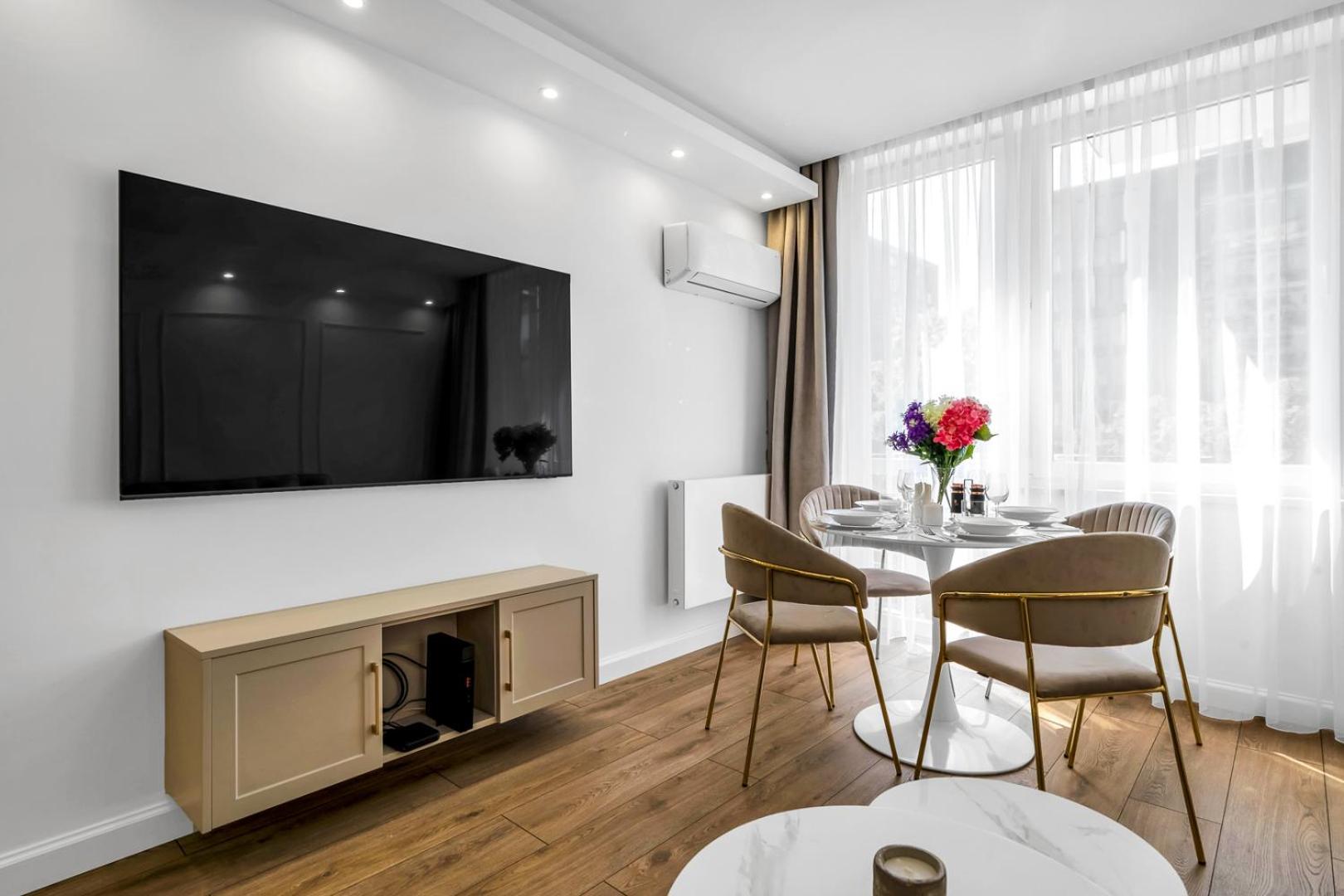 Warsaw Centrum Apartment - Workspace, Balcony - By Rentujemy Bagian luar foto